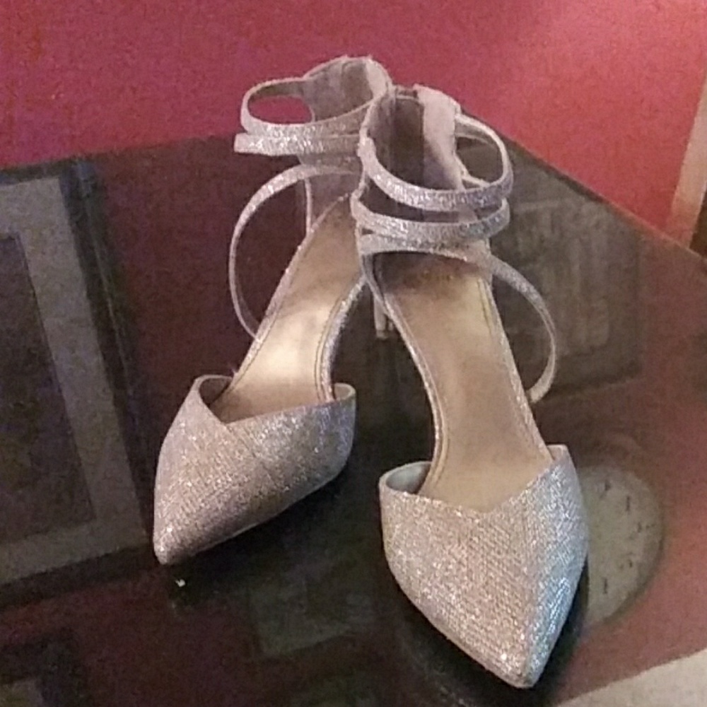 Belle Badgley Mischka